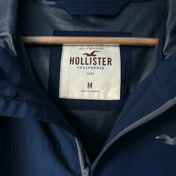 Hollister Windbreaker (Water Resistant) - Picture 2 of 3